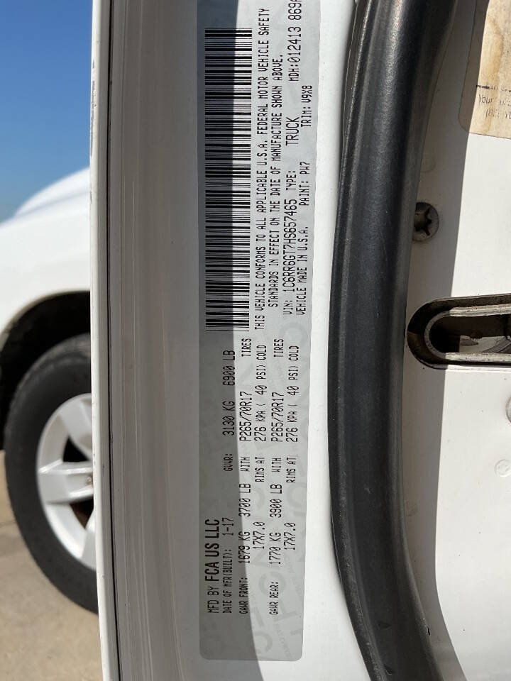 Used 2017 RAM 1500 Classic SLT RWD image 18