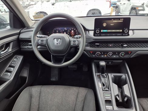 Used 2023 Honda Accord EX image 9