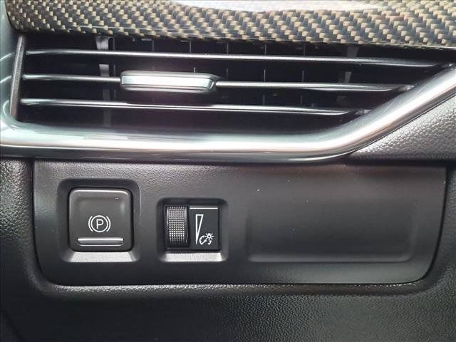 Used 2022 Cadillac XT4 Sport w/ Enhanced Visibility Package FWD image 18