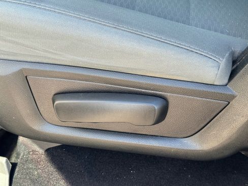 Used 2018 RAM 2500 Tradesman w/ Chrome Appearance Group image 16