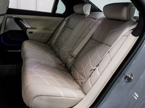Used 2023 BMW 760i xDrive w/ Executive Package AWD/4WD image 8