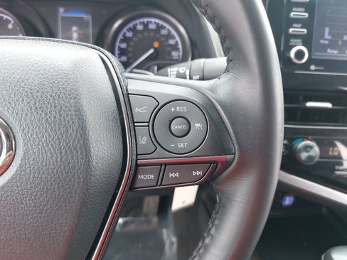 Used 2022 Toyota Camry SE FWD image 18