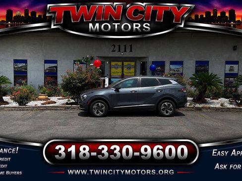 Used 2023 Kia Sportage LX AWD/4WD image 2