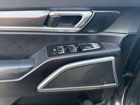 Certified 2020 Kia Telluride S w/ S 8 Passenger Seating Package image 13