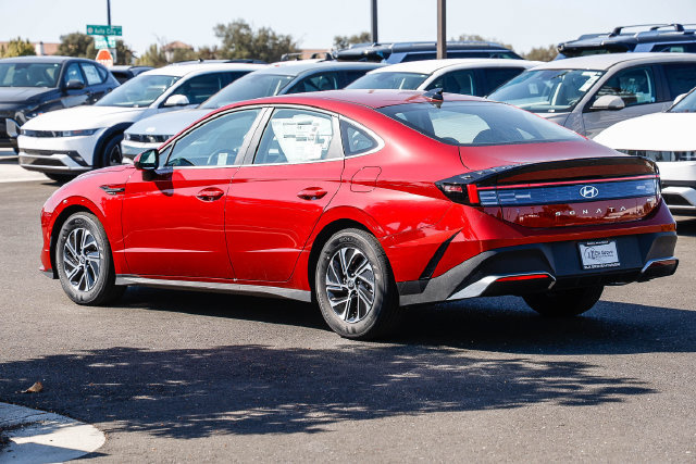 New 2026 Hyundai Sonata Blue FWD image 2