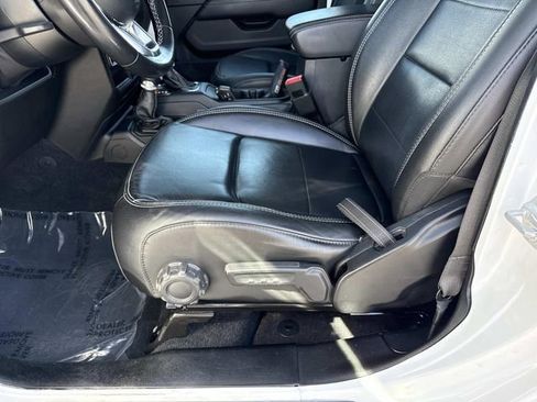 Used 2020 Jeep Wrangler Unlimited Sahara AWD/4WD image 11