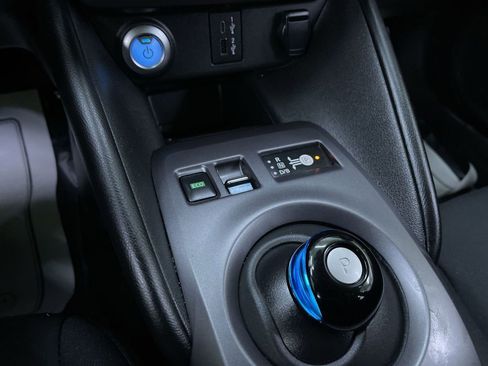 Used 2025 Nissan Leaf S image 24
