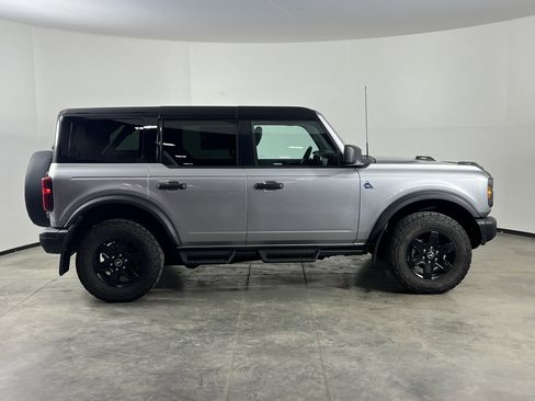 Used 2024 Ford Bronco Black Diamond image 8