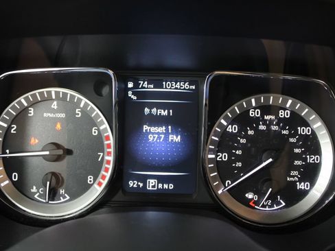 Used 2017 Nissan Titan SL RWD image 34