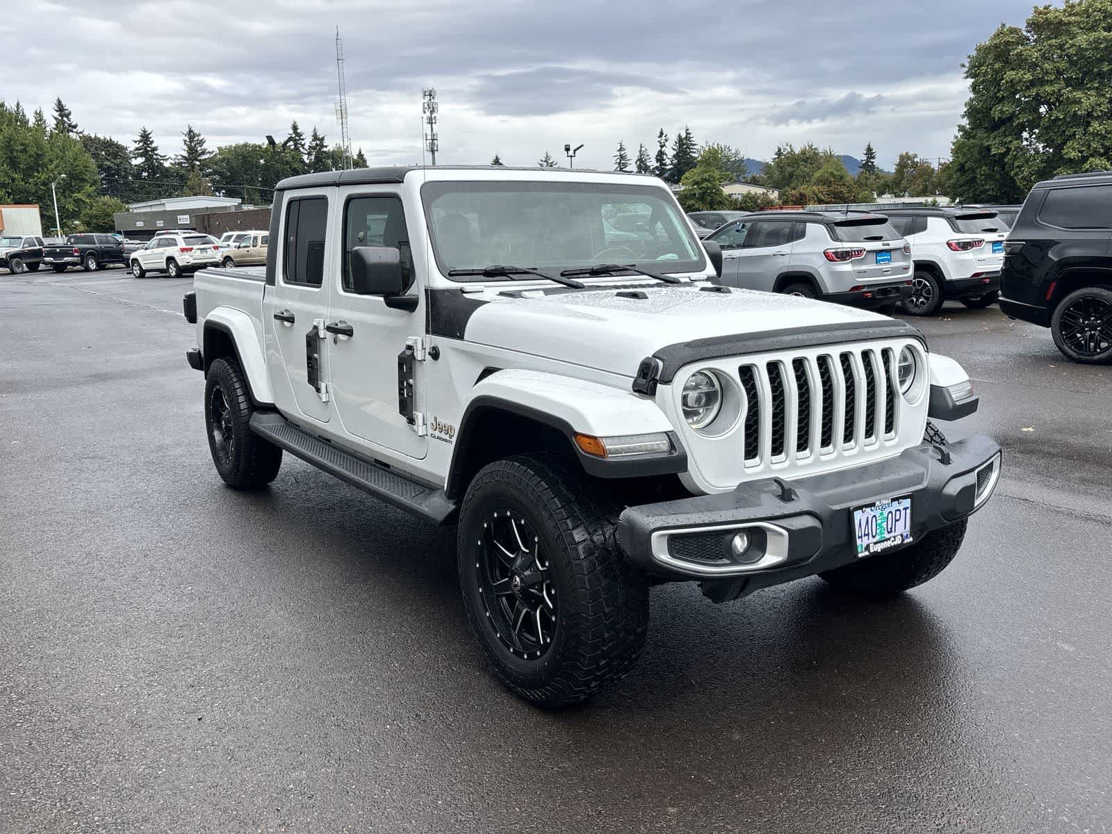 Certified 2020 Jeep Gladiator Overland AWD/4WD image 7