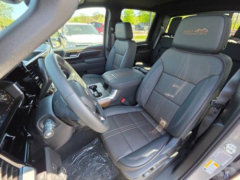 New 2026 Chevrolet Silverado 2500 High Country w/ High Country Premium Package AWD/4WD image 33