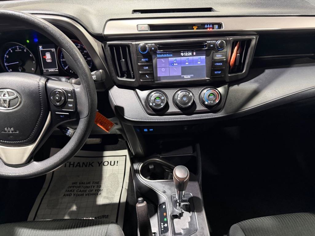 Used 2018 Toyota RAV4 LE FWD image 20