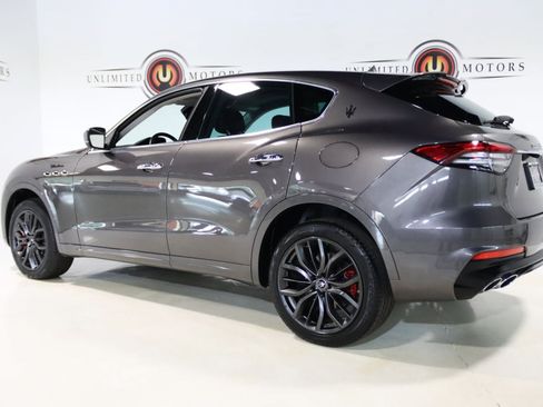Used 2022 Maserati Levante Modena AWD/4WD image 3