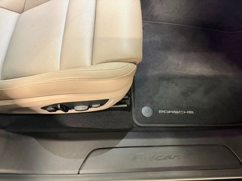 Certified 2022 Porsche Taycan 4 Cross Turismo image 23