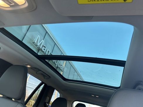 Used 2025 Volvo XC90 B6 Plus image 27