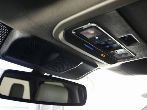 Used 2025 Ford F350 Platinum w/ Platinum Plus Package image 32