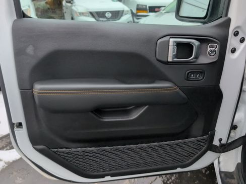 Used 2024 Jeep Wrangler Sahara w/ Technology Group image 14