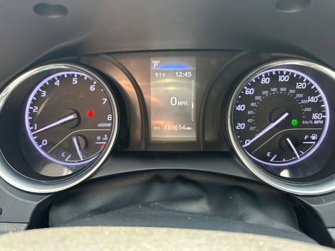 Used 2019 Toyota Camry SE w/ Carpet Mat Package FWD image 22
