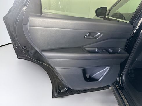 Used 2025 Nissan Pathfinder SV image 26