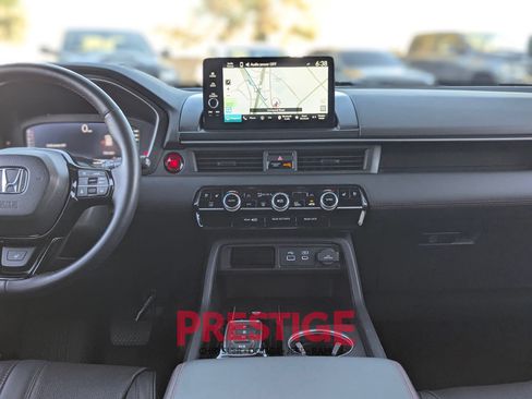 Used 2025 Honda Pilot Black Edition image 23