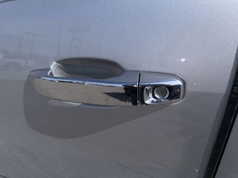 Used 2018 GMC Canyon SLE image 29