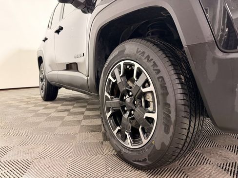 Certified 2023 Jeep Renegade Latitude image 2