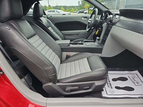 Used 2009 Ford Mustang GT RWD image 11