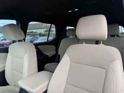 Used 2022 Chevrolet Traverse LS AWD/4WD image 22