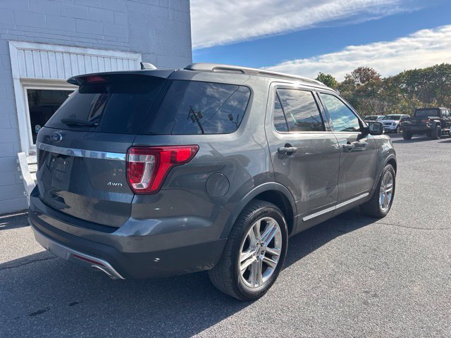 Used 2016 Ford Explorer XLT w/ Equipment Group 202A AWD/4WD image 5