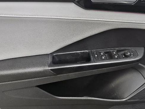 Used 2022 Volkswagen Taos SEL w/ Panoramic Sunroof Package image 9