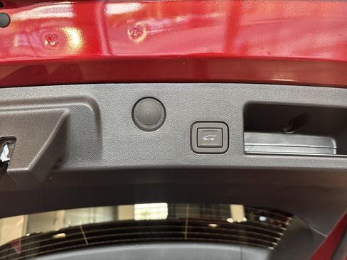 New 2026 Chevrolet Equinox ACTIV w/ Convenience Package III image 5