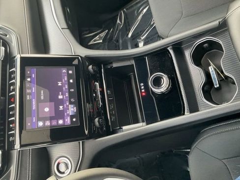 Used 2025 Jeep Grand Cherokee Laredo X image 30