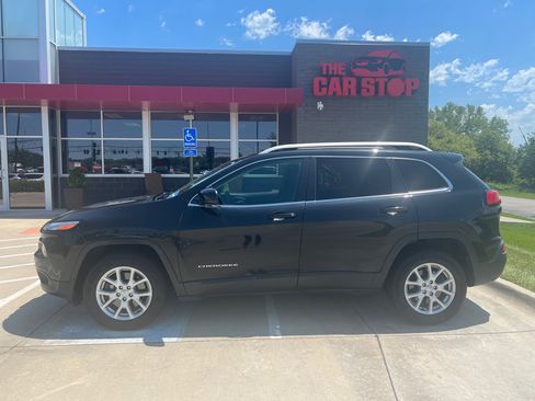 Used 2016 Jeep Cherokee Latitude image 19