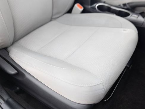 Used 2015 Toyota Corolla LE FWD image 25