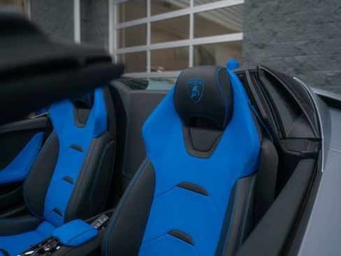 Used 2023 Lamborghini Huracan EVO RWD image 38