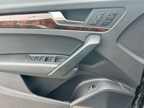 Used 2018 Audi Q5 2.0T Premium Plus AWD/4WD image 21