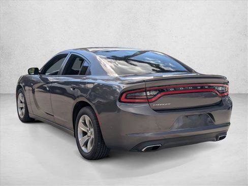 Used 2015 Dodge Charger SE w/ Sport Appearance Group image 7