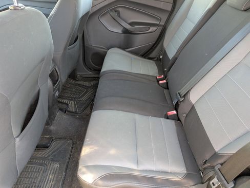 Used 2017 Ford Escape S image 7