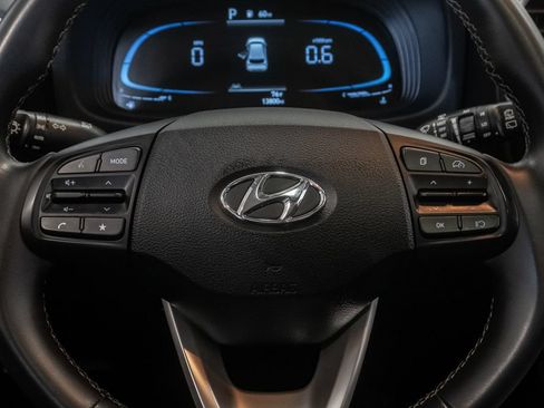 Used 2025 Hyundai Venue SEL FWD image 15