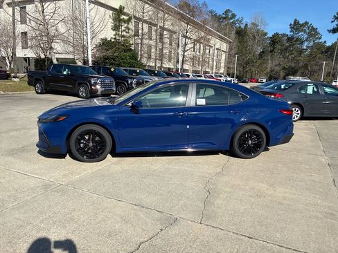 New 2026 Toyota Camry SE image 2