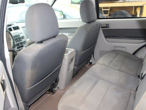 Used 2009 Ford Escape XLT AWD/4WD image 4