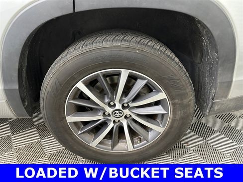 Used 2018 Toyota Highlander XLE image 22