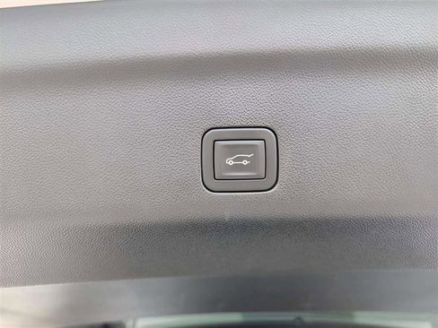 Used 2025 GMC Yukon Denali image 21