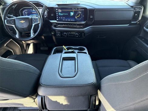 Used 2022 Chevrolet Silverado 1500 LT image 23