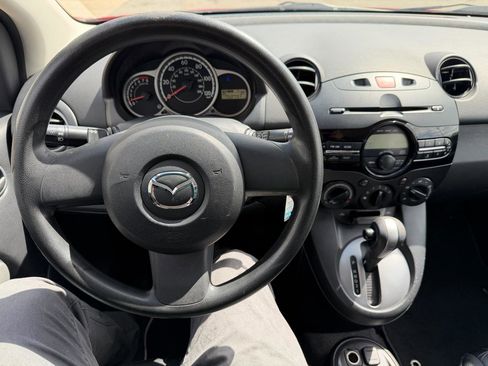 Used 2013 MAZDA MAZDA2 Sport FWD image 21