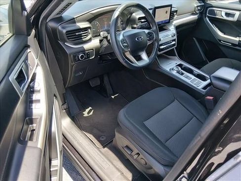 Used 2023 Ford Explorer XLT RWD image 10
