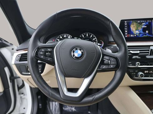 Used 2019 BMW 540i image 22