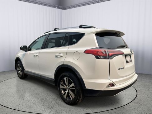 Used 2016 Toyota RAV4 XLE AWD/4WD image 10