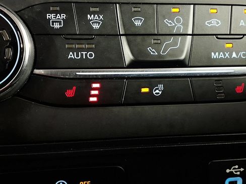 Used 2019 Ford EcoSport Titanium FWD image 17