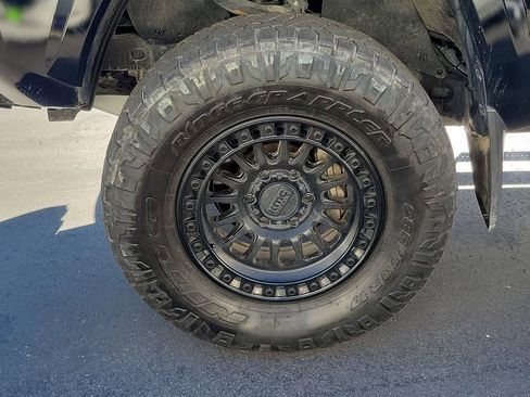 Used 2023 Toyota Tacoma TRD Off-Road image 5